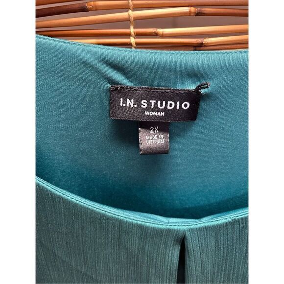 I.N. Studio Woman 2X Emerald Green Silky Blouse NWT - Picture 5 of 5